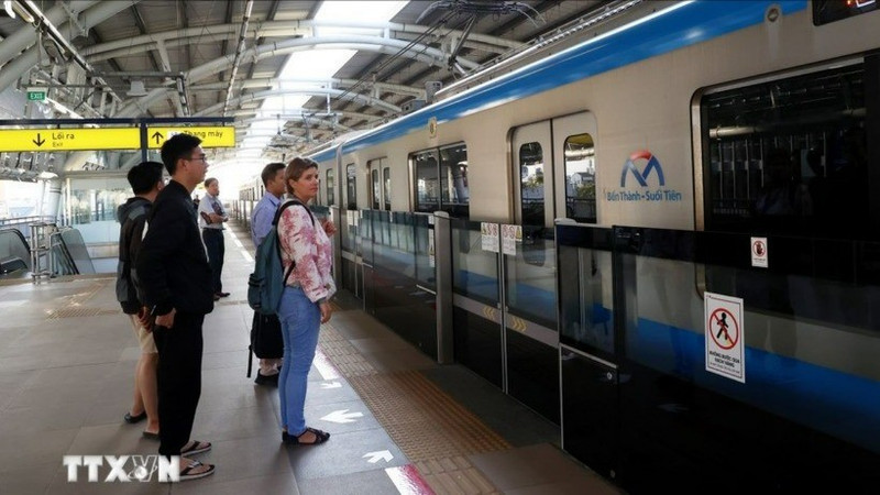 附图：滨城—仙泉地铁线元旦免费向乘客开放。（图片来源：越通社）