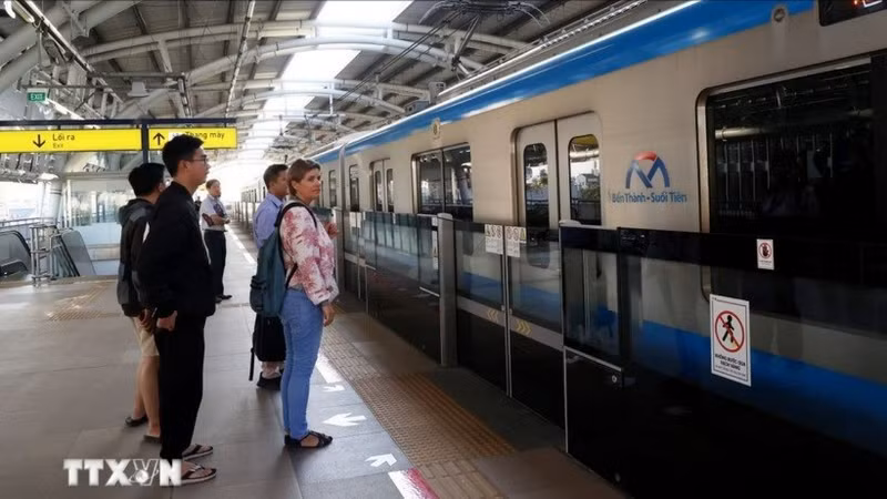 附图：滨城—仙泉地铁线元旦免费向乘客开放。（图片来源：越通社）