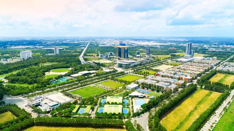 合并之后的胡志明市拥有工业可持续发展的空间。（图为胡志明市平阳坊工业、服务与小区联合区一角）。