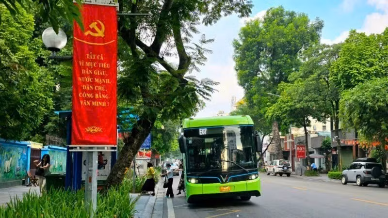 2026年春季博览会： 河内市增开6条公交线路，为游客和民众提供服务。