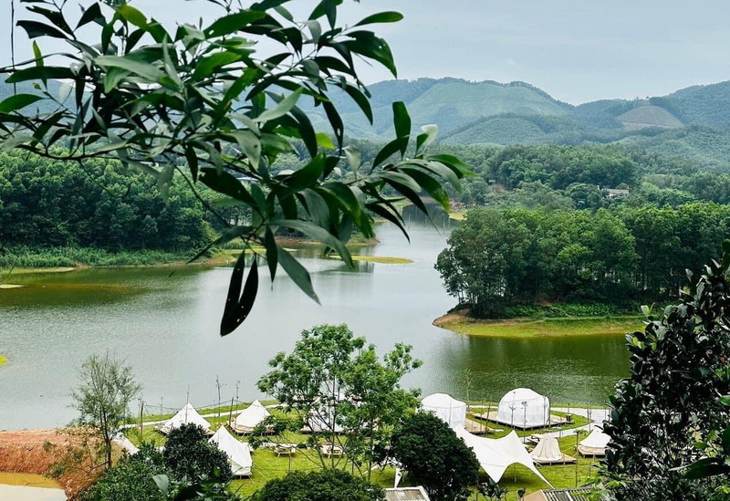 茶丘湖：太原省公河市的绿色明珠。