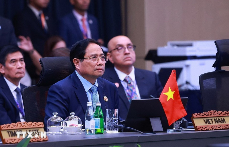 越南政府总理范明正出席第22届东盟-印度峰会。