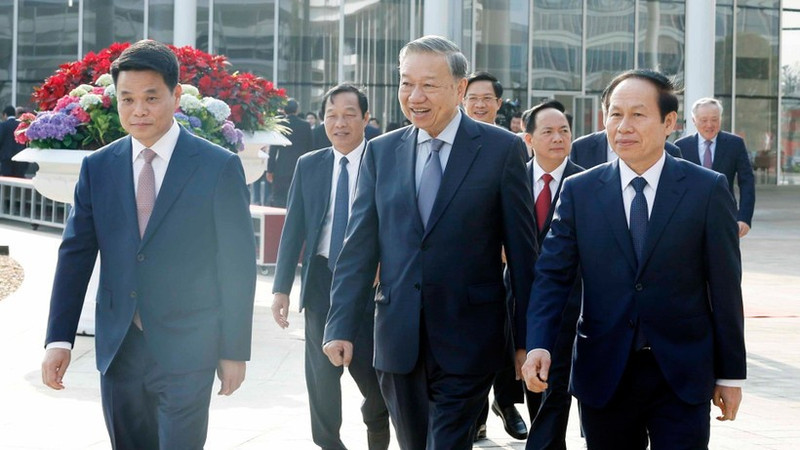 越共中央总书记苏林同越共海防市委员会举行工作会议【组图】