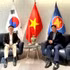越南驻韩国大使武胡会见了韩国Sunfull基金会创始人兼主席闵丙哲。