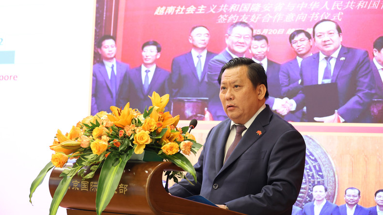 西宁省人民委员会副主席黄文山发言。 a15-20250921212702.jpg