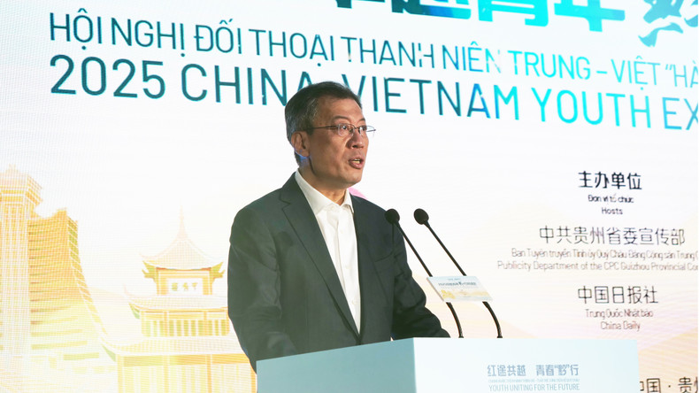 中国人民外交学会副会长杨涛致辞。 khai-mac-02-p2180882-duong-thao.jpg