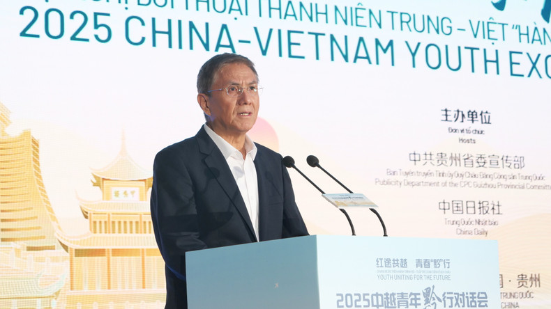 联合国开发计划署前高级别官员薛玉雪发表主旨演讲。 khai-mac-05-p2191172-tiet-ngoc-tuyet.jpg