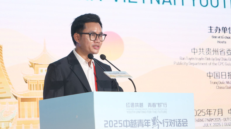 越南青年杨德心发言。 08-p2191239.jpg