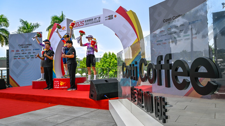 2025环广西女子公路自行车世界巡回赛颁奖仪式。 anh-ket-thuc-05.jpg