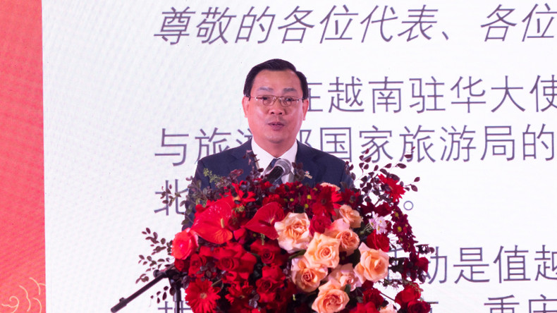 越南国家旅游局局长阮重庆致开幕词。 a02-p2416486-1.jpg
