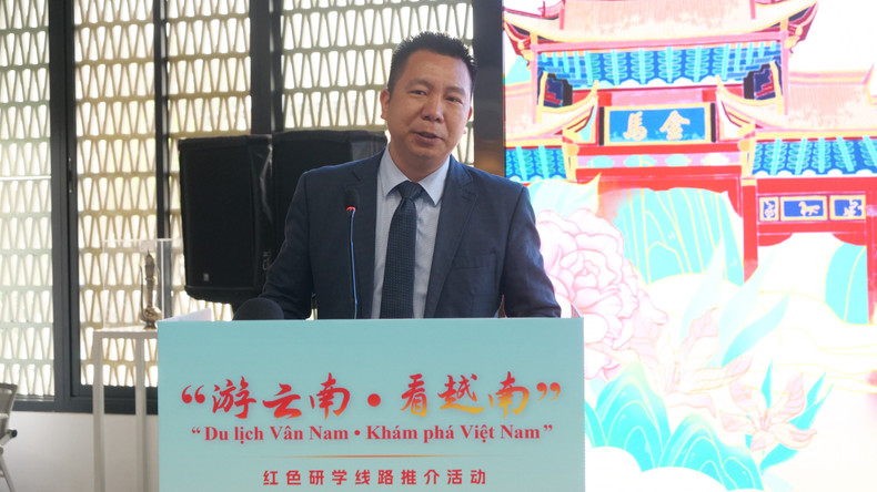越南社会科学翰林院亚太研究院越中关系研究中心主任杨文辉在发言。 a02-p2168452.jpg