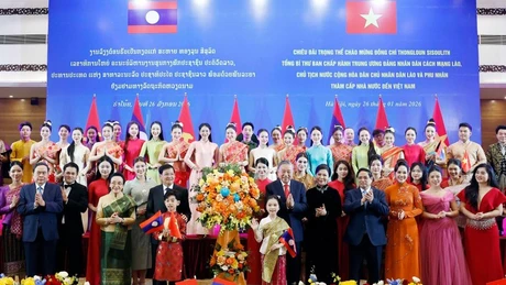 苏林总书记和夫人为老挝人民革命党中央总书记、老挝国家主席通伦·西苏里和夫人举行欢迎宴会。