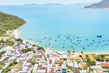 庆和省东宁和坊宁云渔村全景。（美河 摄）