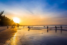 美奈海滩的日出。