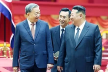 越共中央总书记苏林与朝鲜劳动党总书记、国务委员长金正恩。