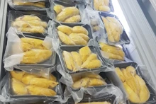 广西口岸首次从越南进口冷冻榴莲产品。(图片来源:tapchitaichinh.vn)