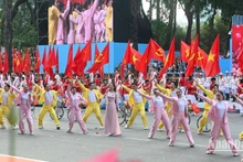 Z世代歌手方美芝点燃民族自豪感。