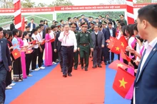 苏林总书记出席得乐省亚洛克乡九年一贯制寄宿学校开工仪式。