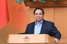 越南政府总理范明正主持召开政府常务会议。