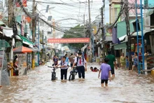 芹苴市正面临近年来最严重的历史性内涝。