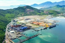 顺化投建可停泊万吨级船舶的云脚港6号码头。