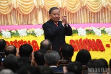 苏林总书记出席会议。
