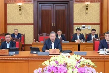 越共中央总书记苏林主持召开书记处会议。