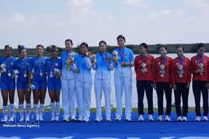 越南代表团在赛艇项目再添一枚铜牌，奖牌总数增至12枚。（图片来源：越通社）