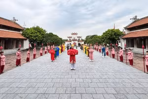 在山西文庙再现古代科举考场，让文化遗产走近年轻一代。