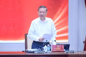 越共中央总书记、国家主席苏林在会上发表讲话。