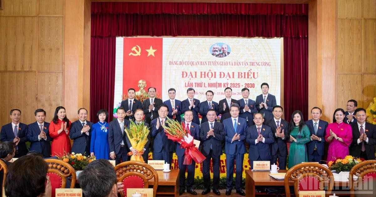 越共中央宣教与民运部第一次代表大会开幕【组图】