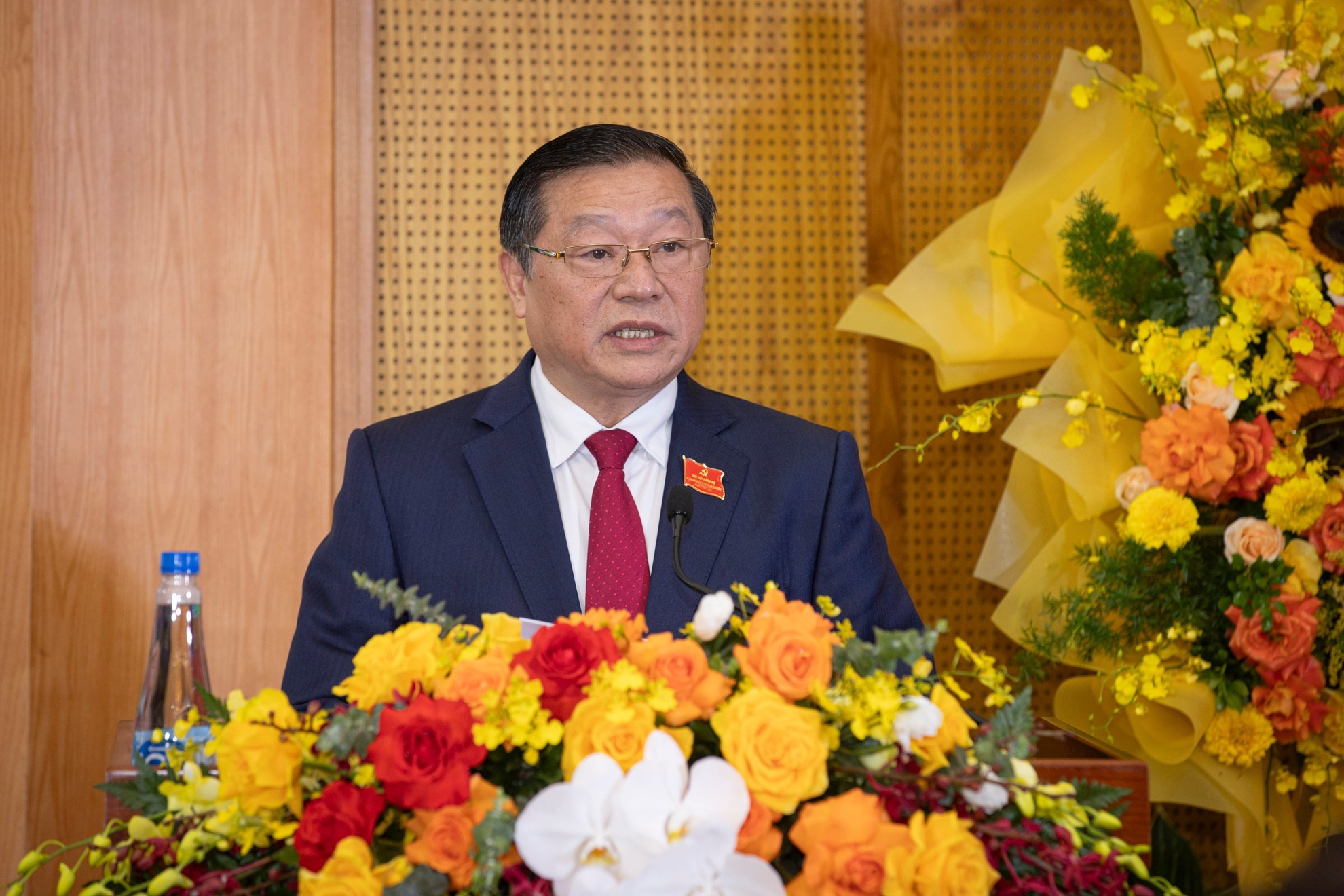 越共中央委员、2020—2025年任期越共中央宣教部党委书记、中央宣教与民运部常务副部长赖春门致开幕词。