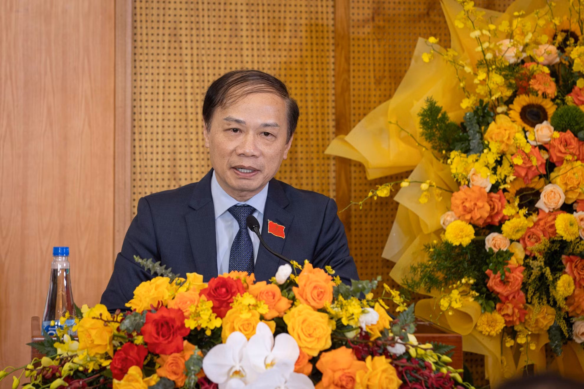 越共中央委员、2020—2025年任期越共中央宣教部党委副书记、中央宣教与民运部副部长范必胜在大会上发言。