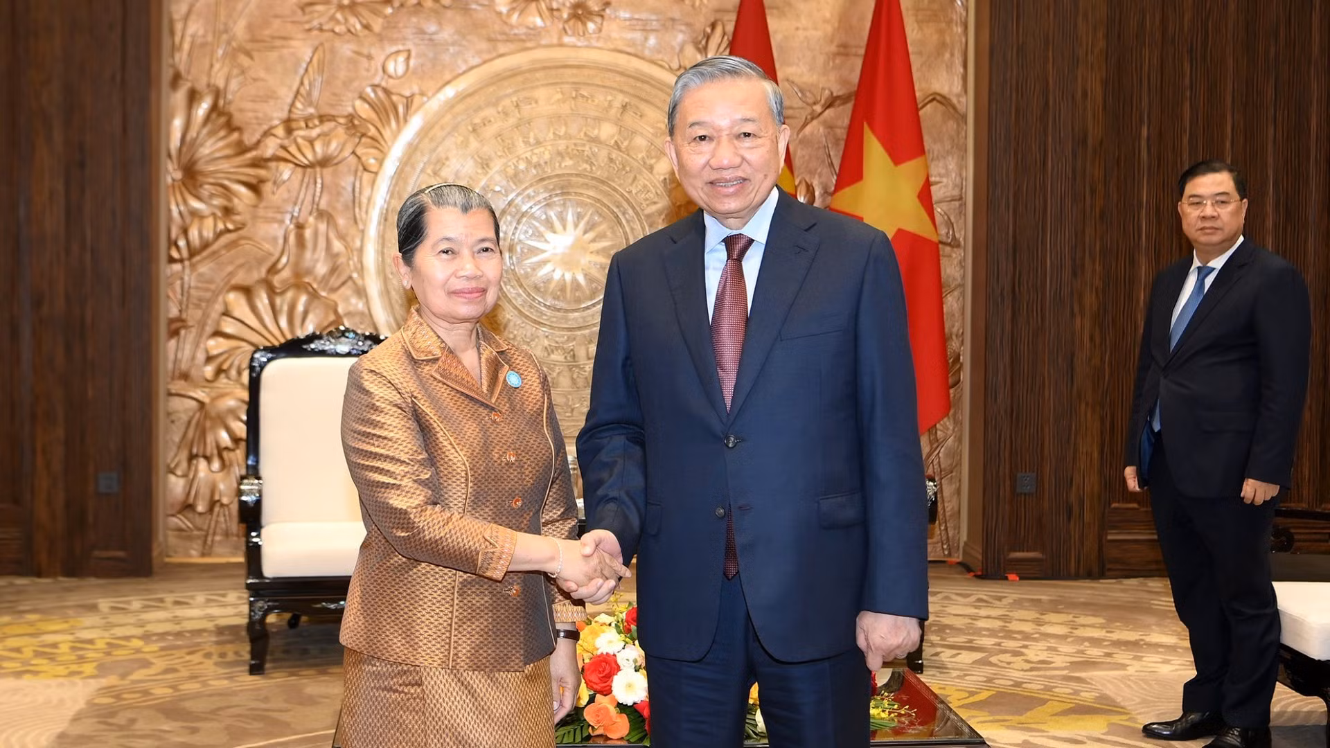 越共中央总书记苏林会见柬埔寨人民党副主席梅森安。