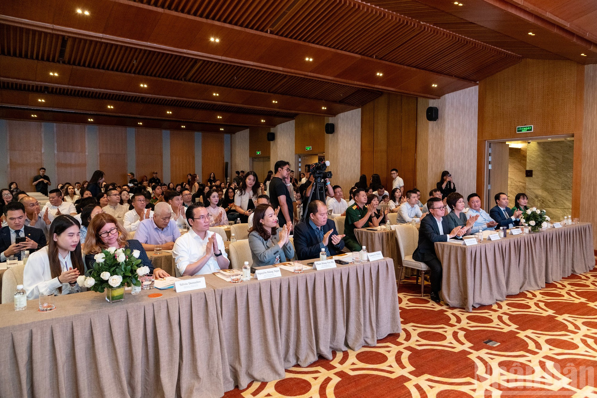2025年社区行动奖启动仪式场景。