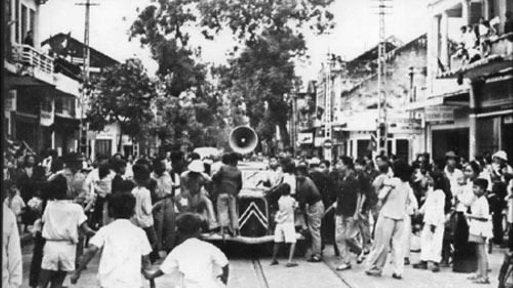 1945年8月19日,夺取政权总起义命令被广泛宣布。(图片来源:越通社) 2.jpg