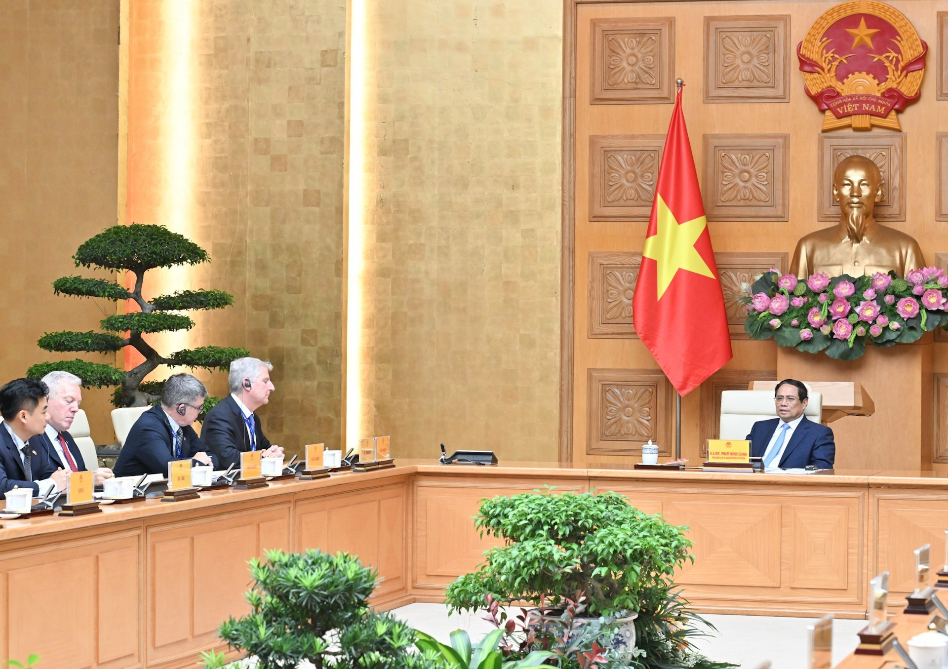 范明正总理会见美国—东盟商务理事会企业代表团。（陈海 摄）