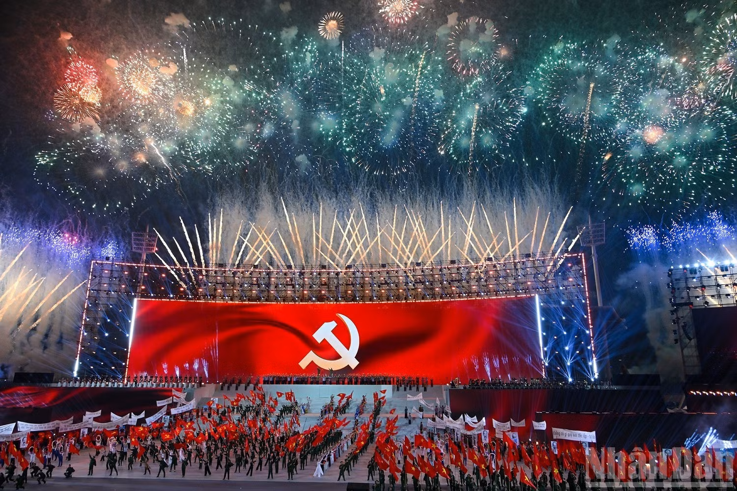 祖国在召唤我们！