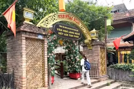 河内万福丝绸村是备受国内外游客青睐的旅游目的地。