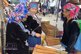 每逢集市，都是各民族同胞相聚交流、增进情谊的重要时刻。（图片来源：越通社）