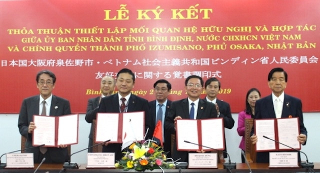 协议签署仪式。（图片来源：人民报网）