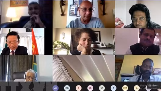  “亚太地区经济一体化进程中的合作伙伴及相互依赖关系”研讨会以视频方式举行。