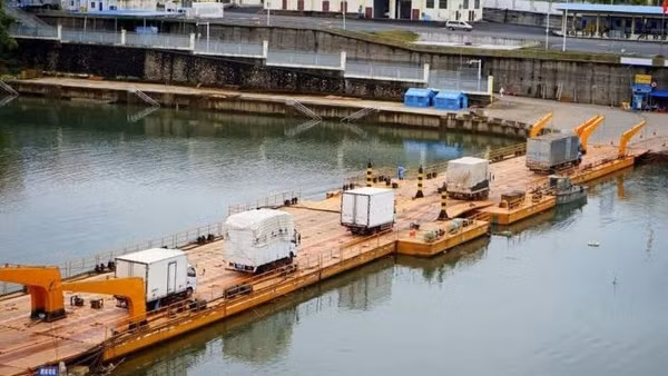 越南新鲜荔枝首次从广宁省芒街口岸出口到中国。