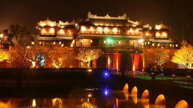 附图。