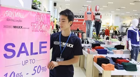 河内市龙边永旺梦乐城购物中心一角。