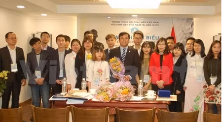 2017-2019年任期韩国越南留学生协会执行委员会。（图片来源：越通社）