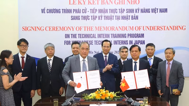 签署仪式。（图片来源：新河内报）