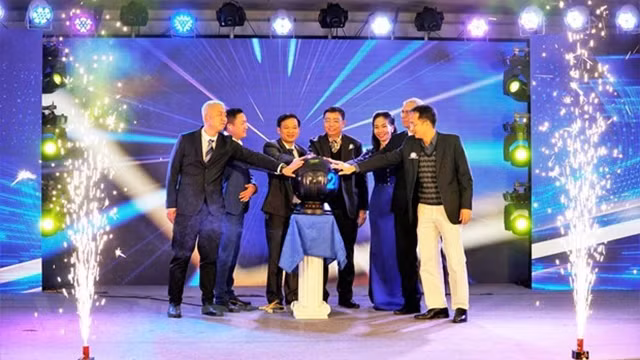 越南龙江能源投资股份公司将成为中国FAW集团牵引车产品的独家分销商。 