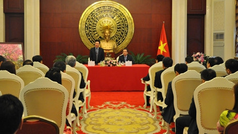 范平明副总理同越南驻中国大使邓明魁主持见面会。