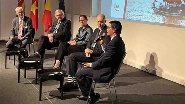 与会代表。（图片来源：越通社）
